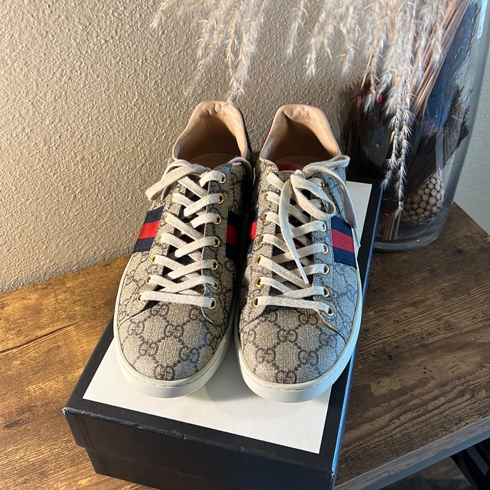 Gucci Beige and Red Athletic Shoes